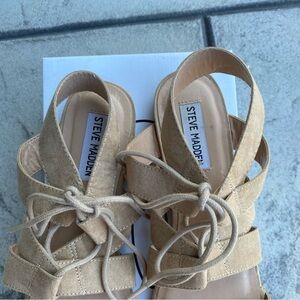 Steve Madden | Tan Suede Strappy Sandal 🤎